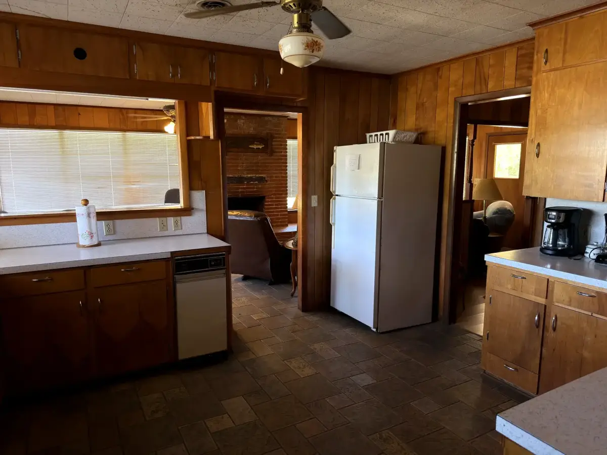 Full kitchen in the Brick House